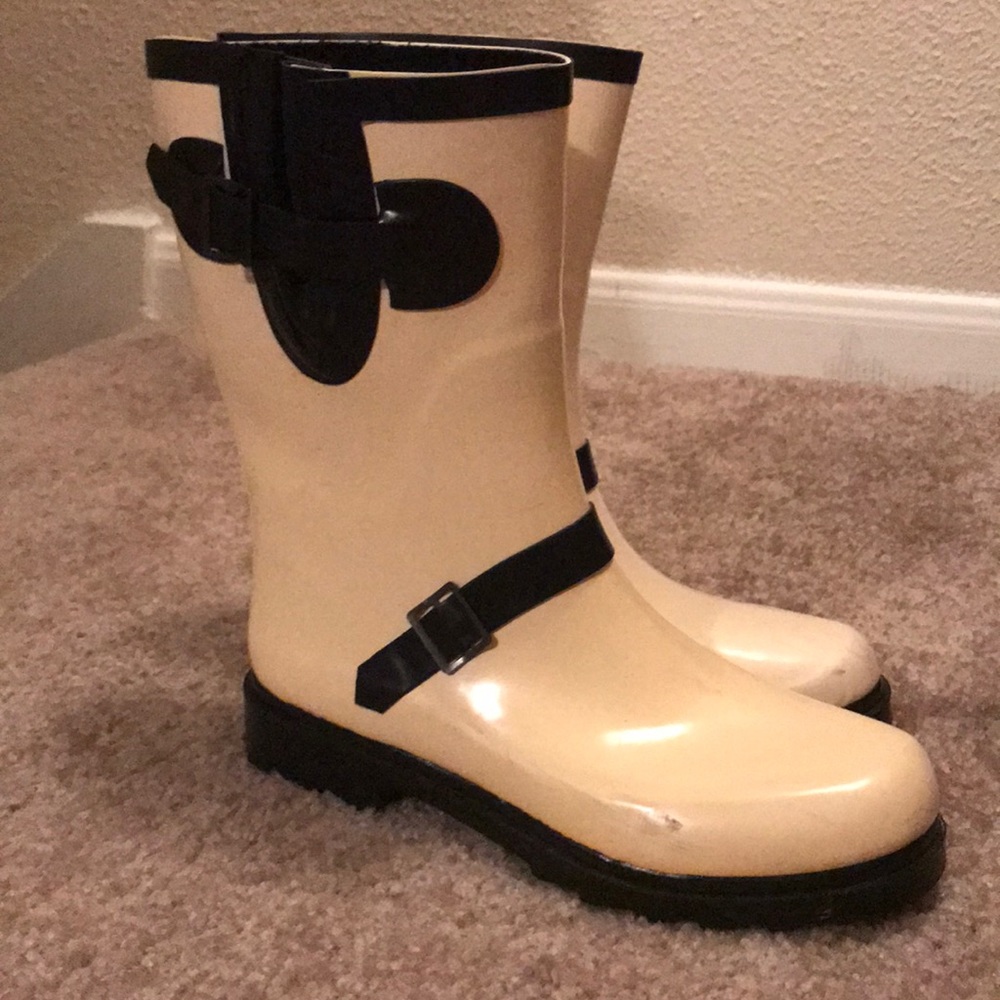 Also Rain Boots - Picture 3 of 3